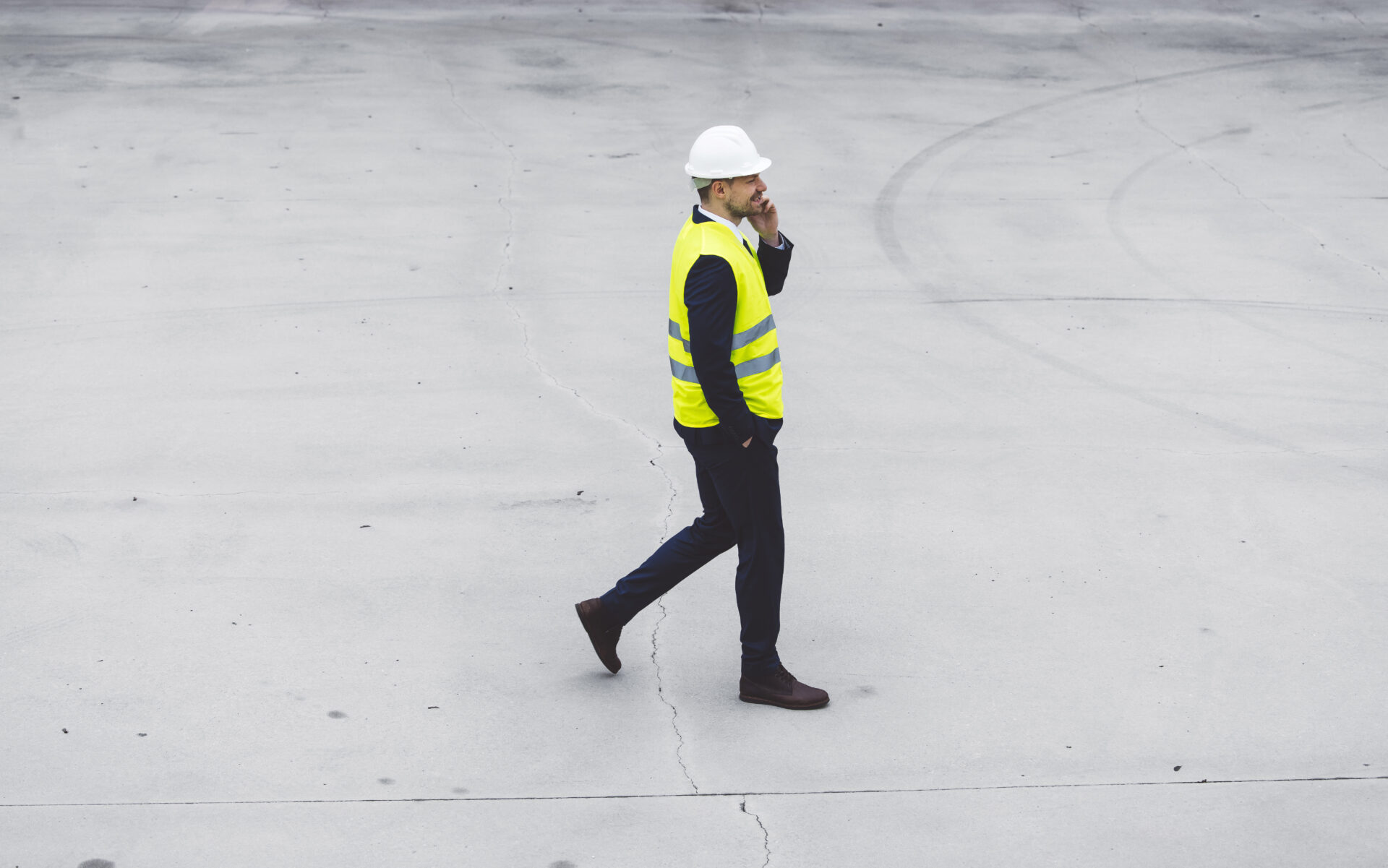 single construction worker